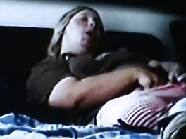Mörkhåriga smekte i bussen sex film gratis av en konstig